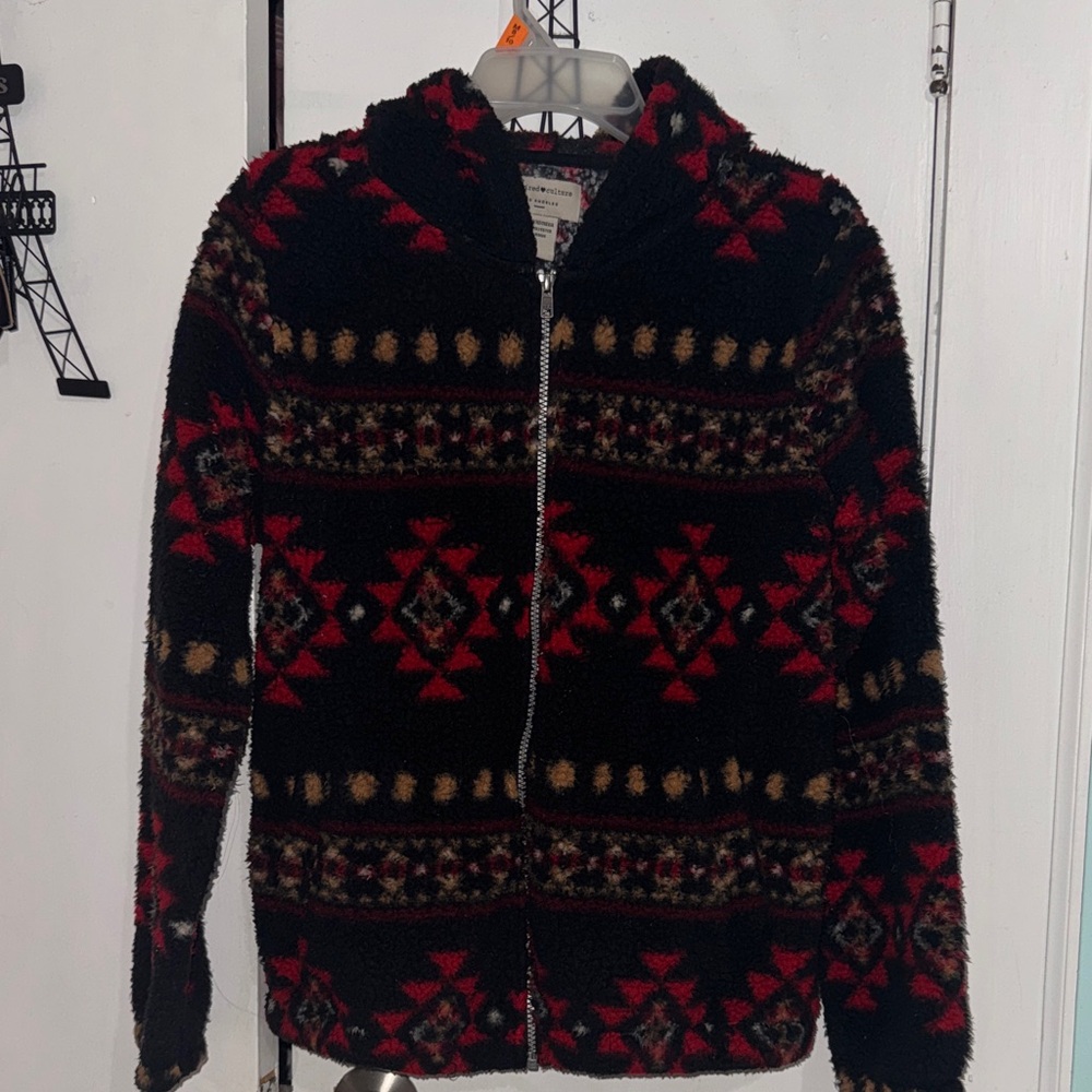 Cozy Black and Red Patterned Zip-Up Hoodie